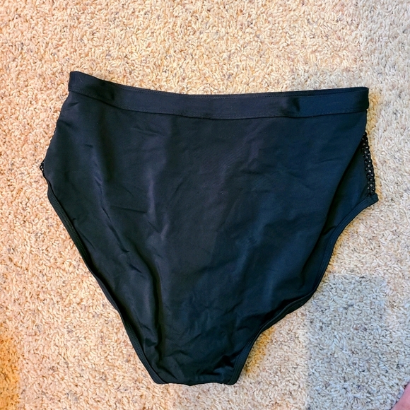 Bathing suit - Picture 5 of 5